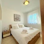 Apartment Misic *